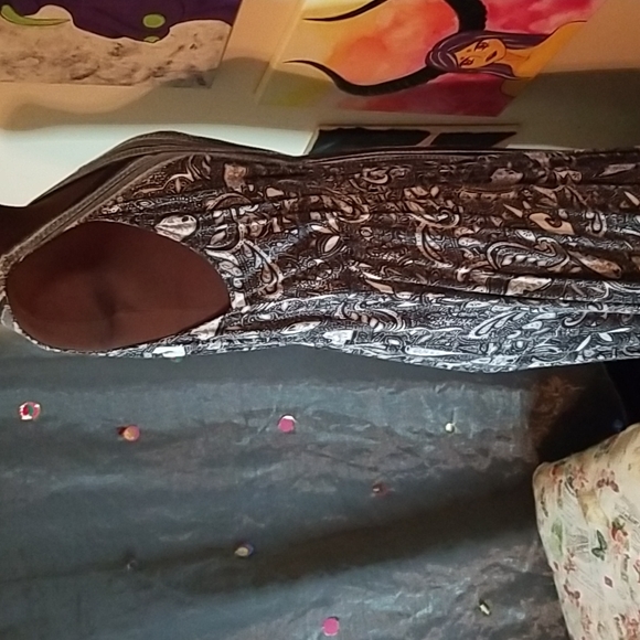 Black and White Patterned Dress - Picture 7 of 8